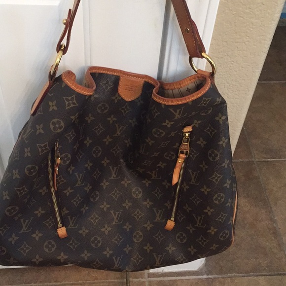 Louis Vuitton Handbags - 🔥HUGE🔥CROSSBODY LOUIS VUITTON HOBO delight…
